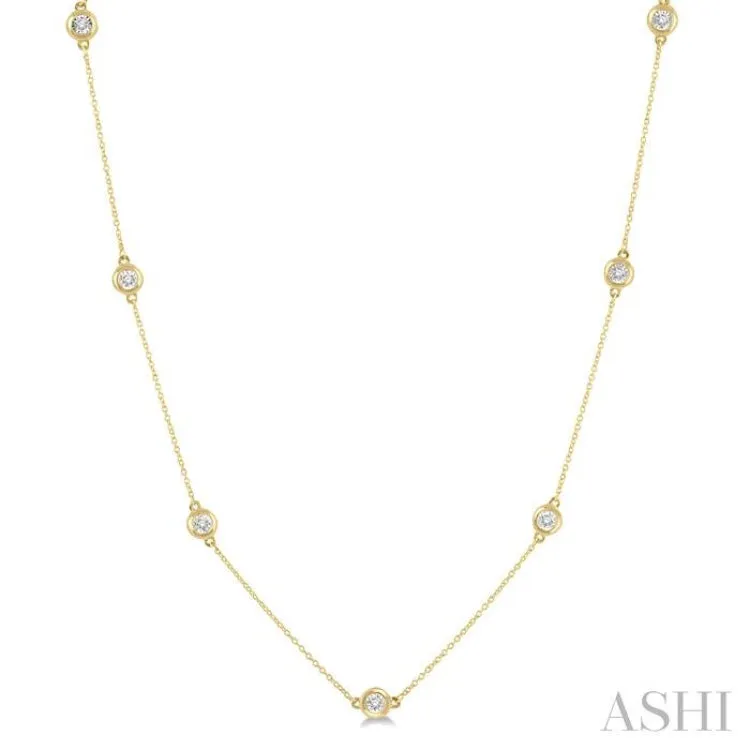 1/10 Ctw Round Cut Diamond Station Necklace in 10K Yellow Gold