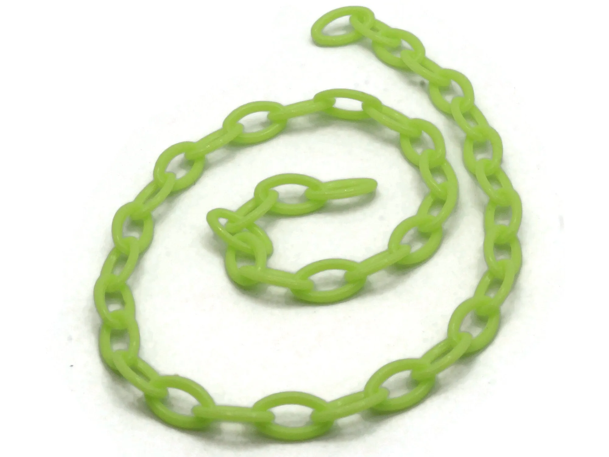 15.75 Inch Neon Green Plastic Oval Chain