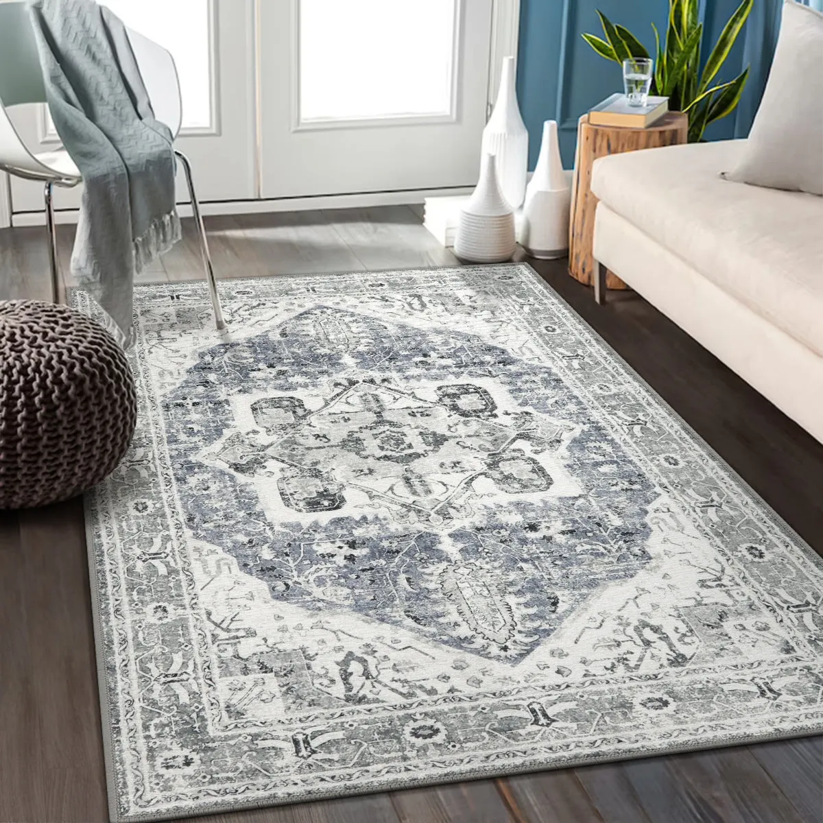 Harriet Traditional Medallion Distressed Grey Area Rug