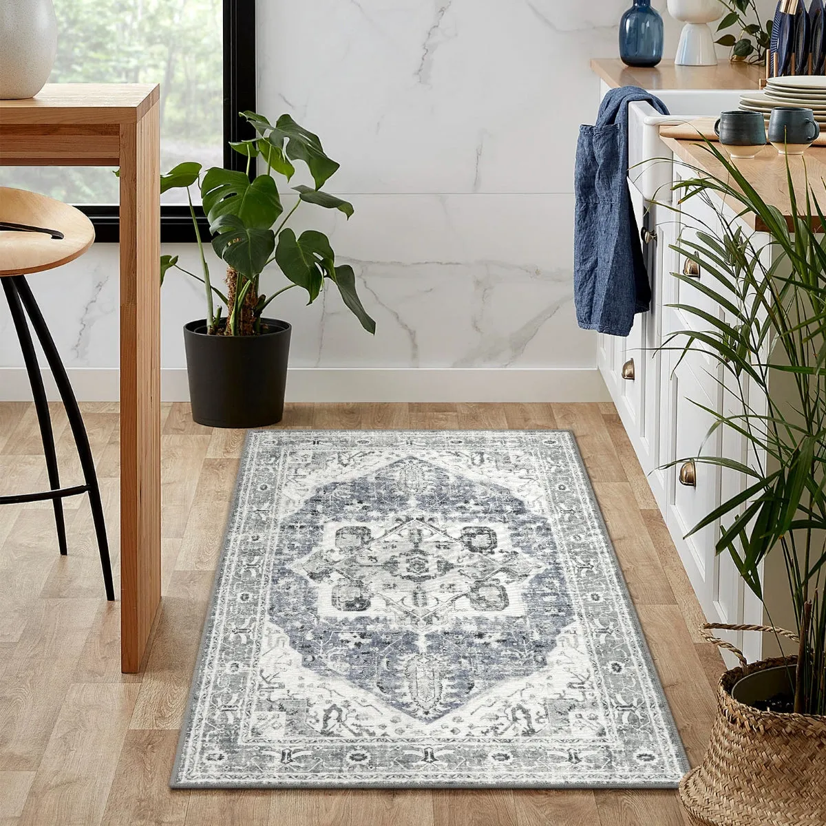 Harriet Traditional Medallion Distressed Grey Area Rug