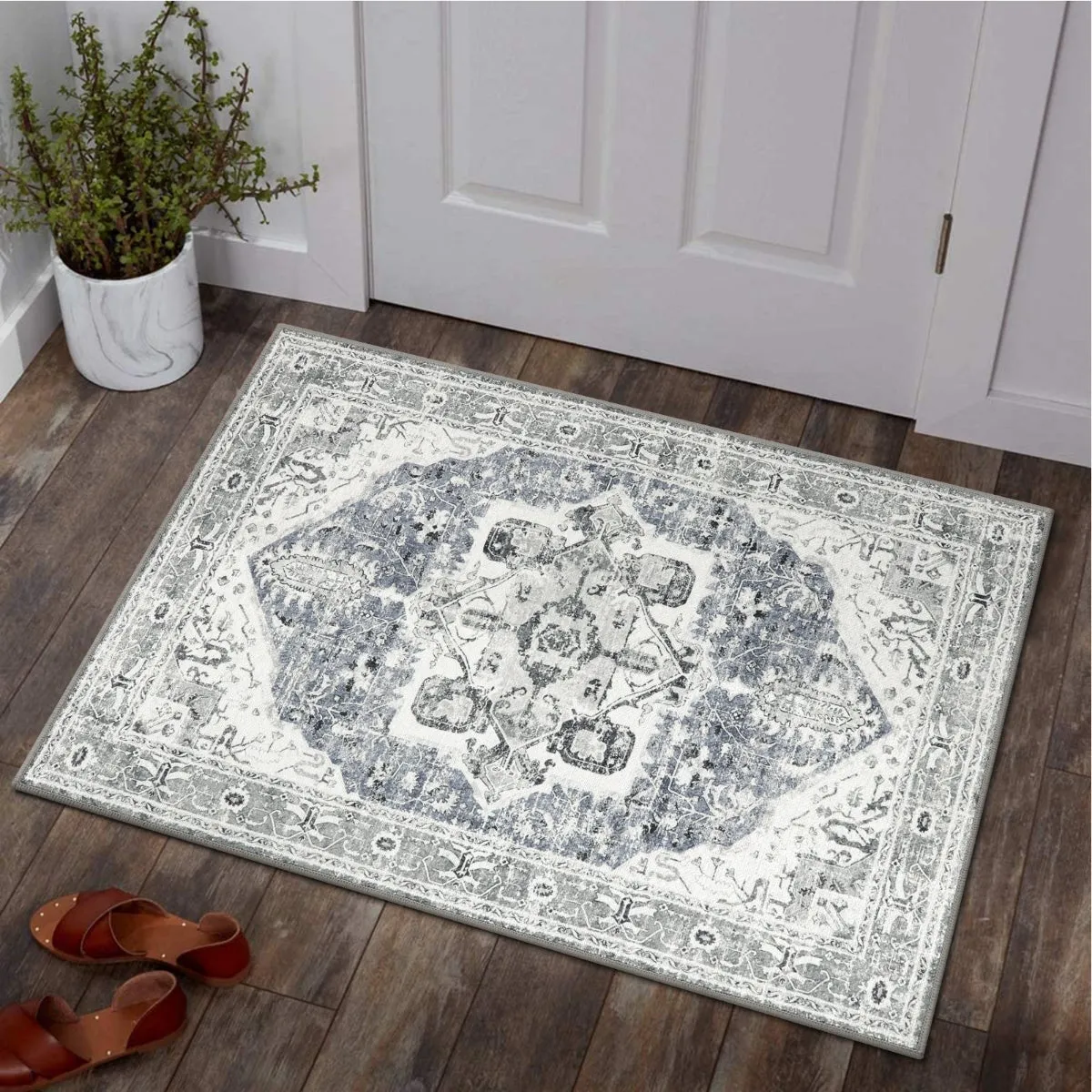 Harriet Traditional Medallion Distressed Grey Area Rug